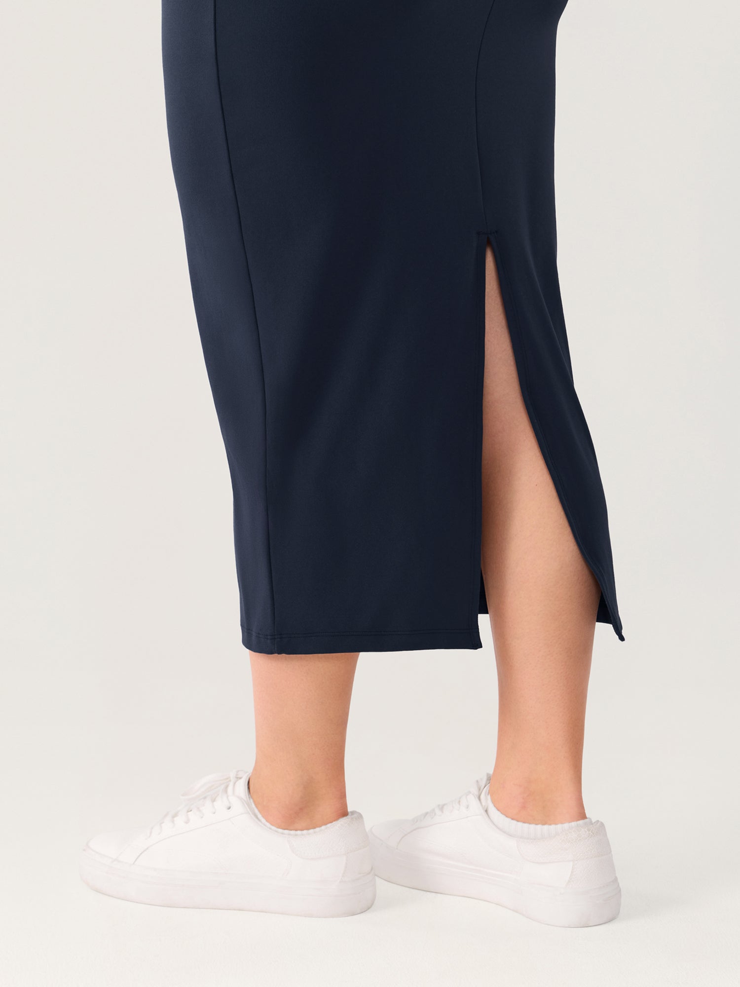Ava | Stylish Comfortable Nursing Maxi Dress 3
