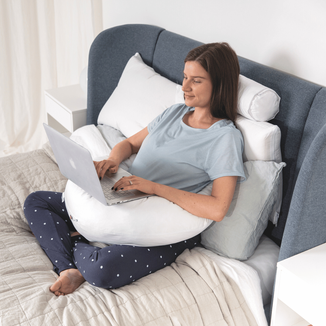 Bree Women's U-Shaped Pregnancy Pillow | 100% British Wool, Multi-Functional Comfort 4