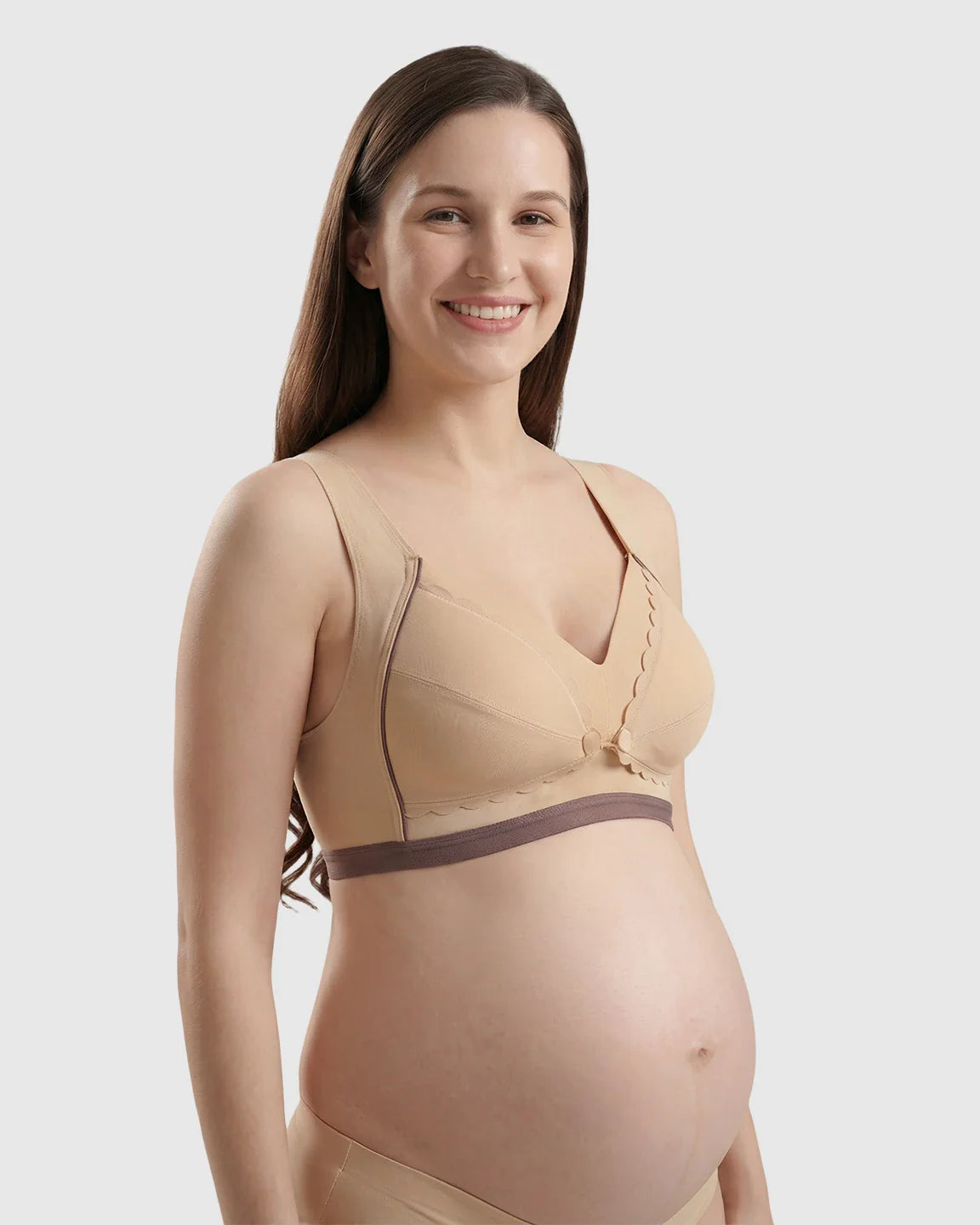 Bump Society – The Nursing Collection: Scalloped V-Neck Contrast Trim Nursing Bra