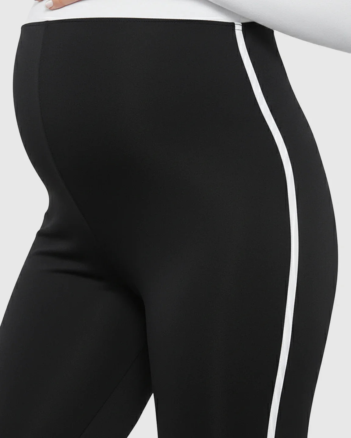 Bump Society – The Comfort Collection: Shaping Side-Stripe Maternity Leggings
