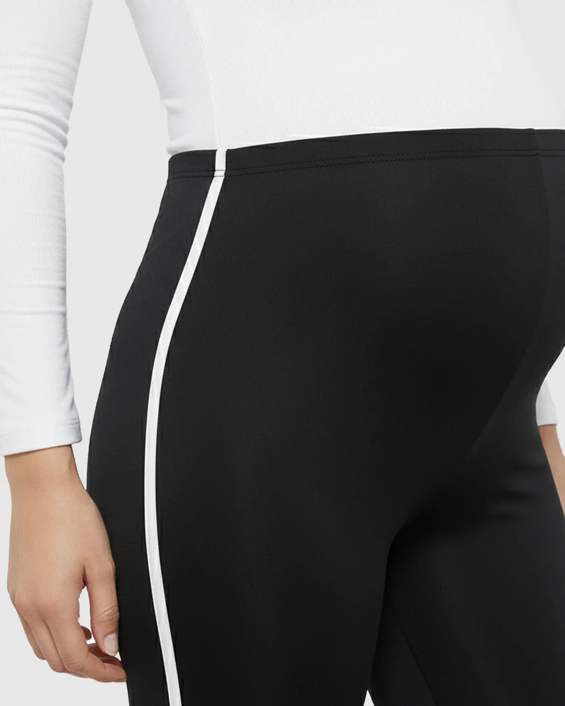 Bump Society – The Comfort Collection: Shaping Side-Stripe Maternity Leggings