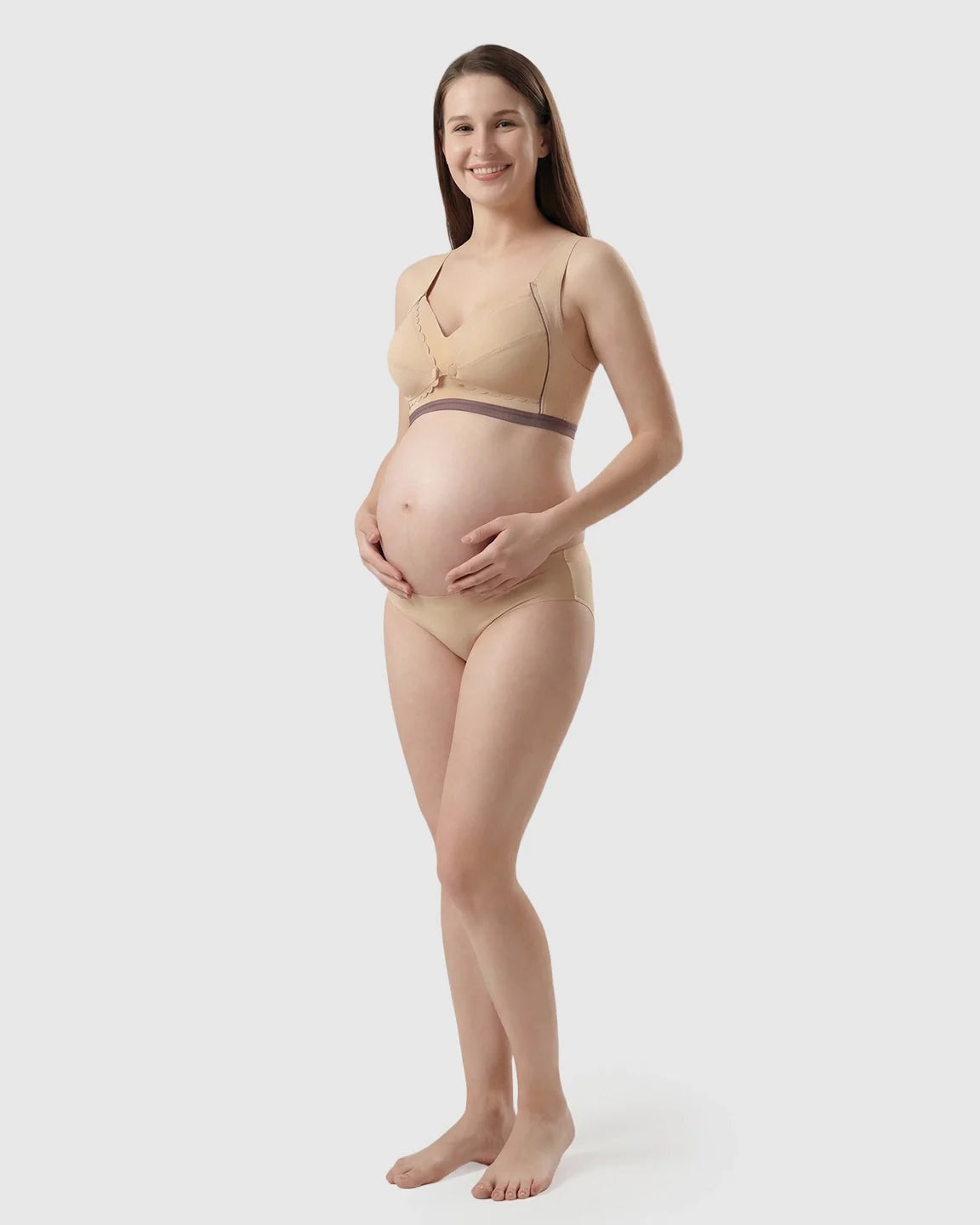 Bump Society – The Nursing Collection: Scalloped V-Neck Contrast Trim Nursing Bra