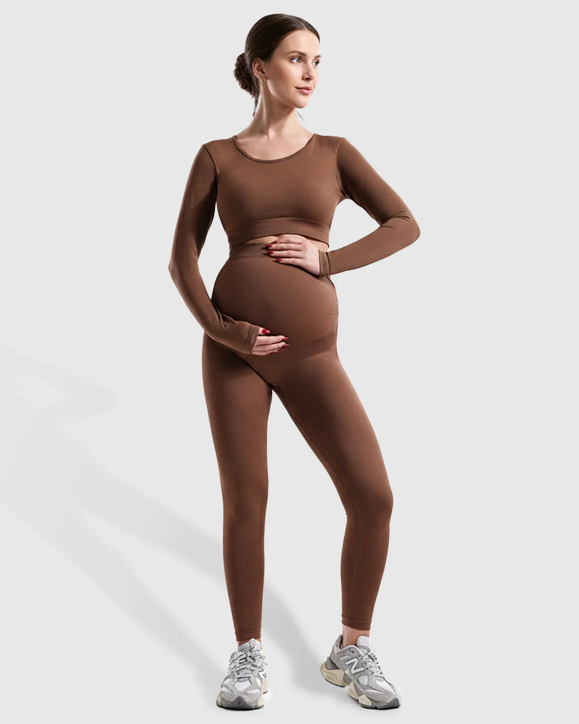 Bump Society – The Comfort Collection: Moisture-Wicking Sporty Slim Fit Maternity Activewear Set