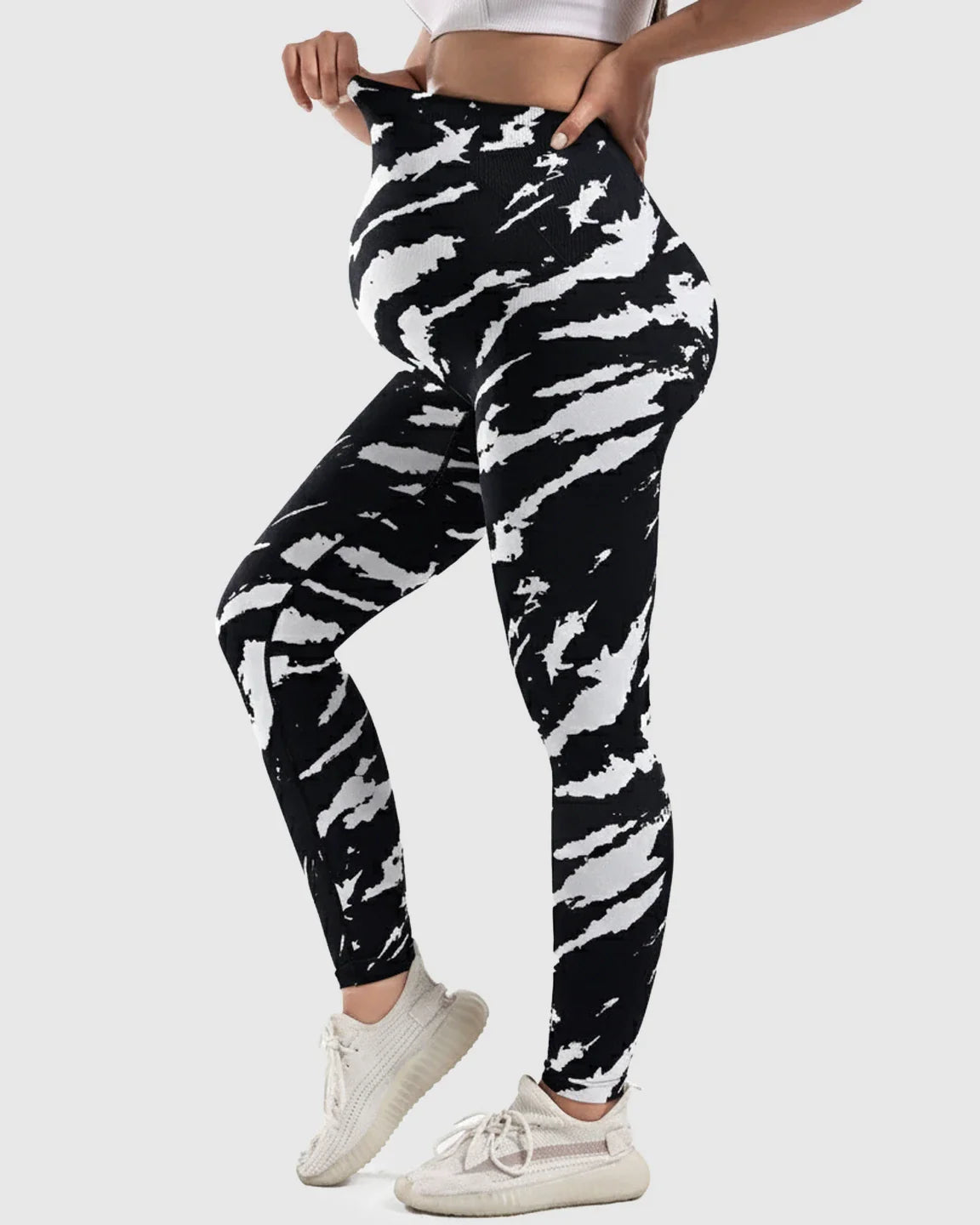 Bump Society – The Comfort Collection: Seamless Comoflouge Maternity Yoga Leggings