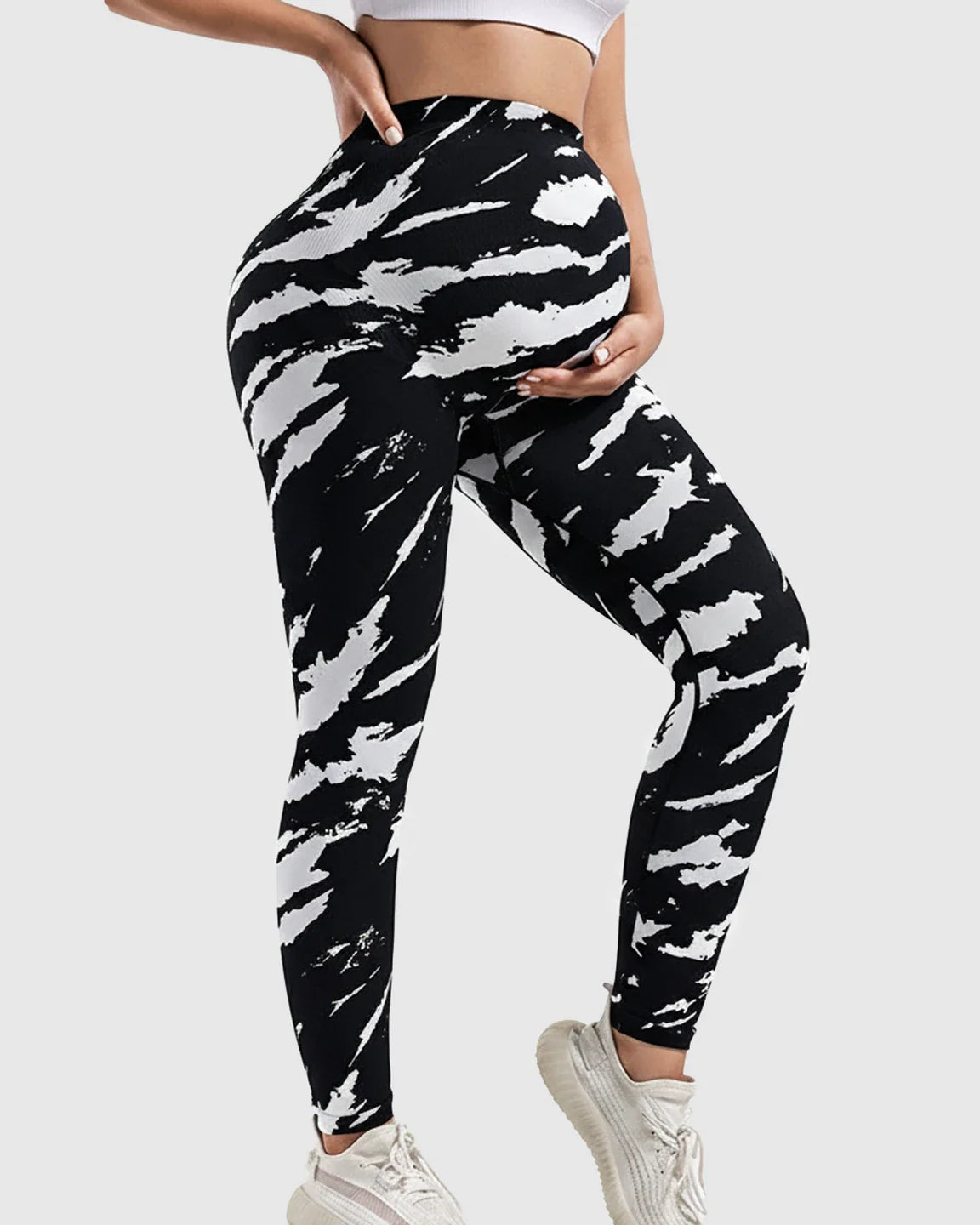 Bump Society – The Comfort Collection: Seamless Comoflouge Maternity Yoga Leggings