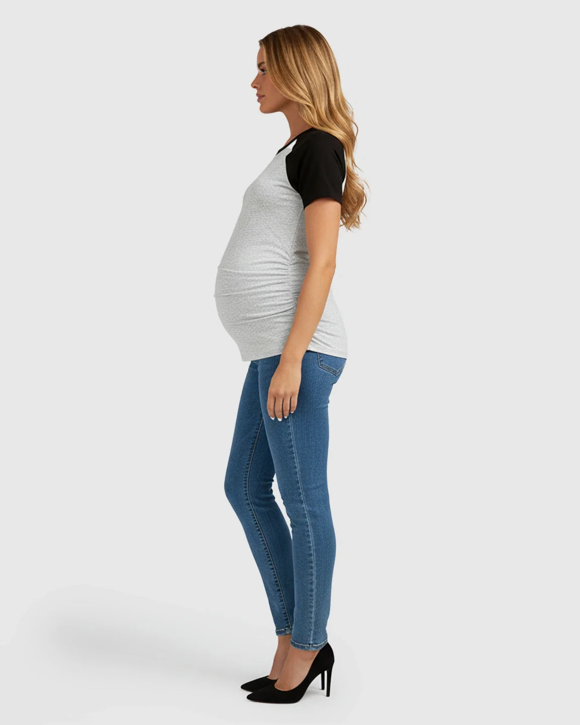 Bump Society – The Comfort Collection: Side-Ruched Raglan Sleeve Maternity T-Shirt